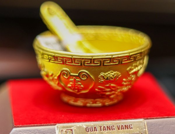 Giá vàng hôm nay 19/10/2025 leo đỉnh cao kỷ lục rồi đột ngột rơi mạnh